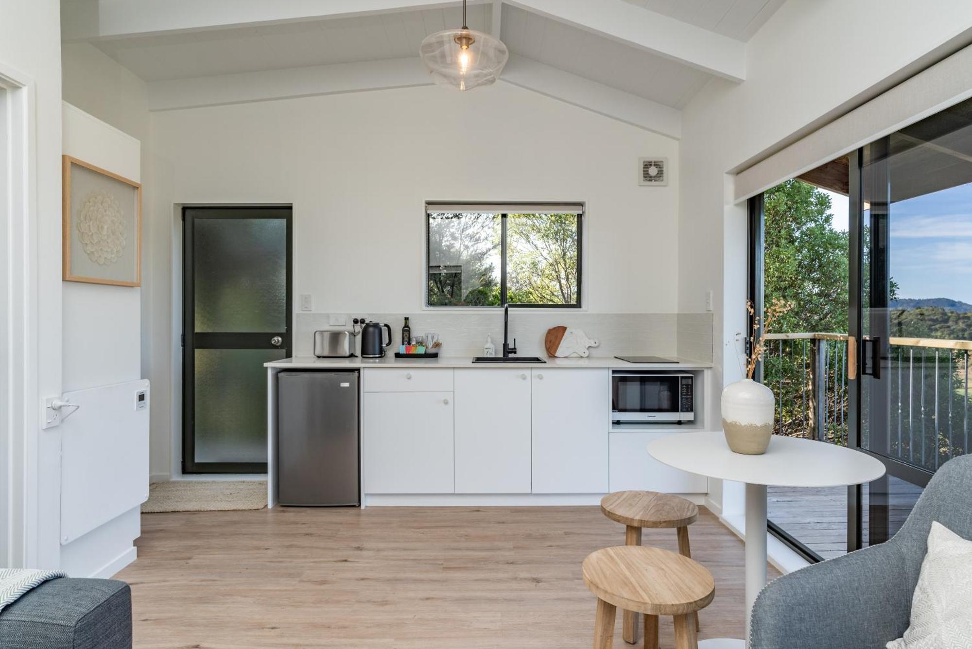 Tui & Nikau Cabins Mangawhai Habitación foto